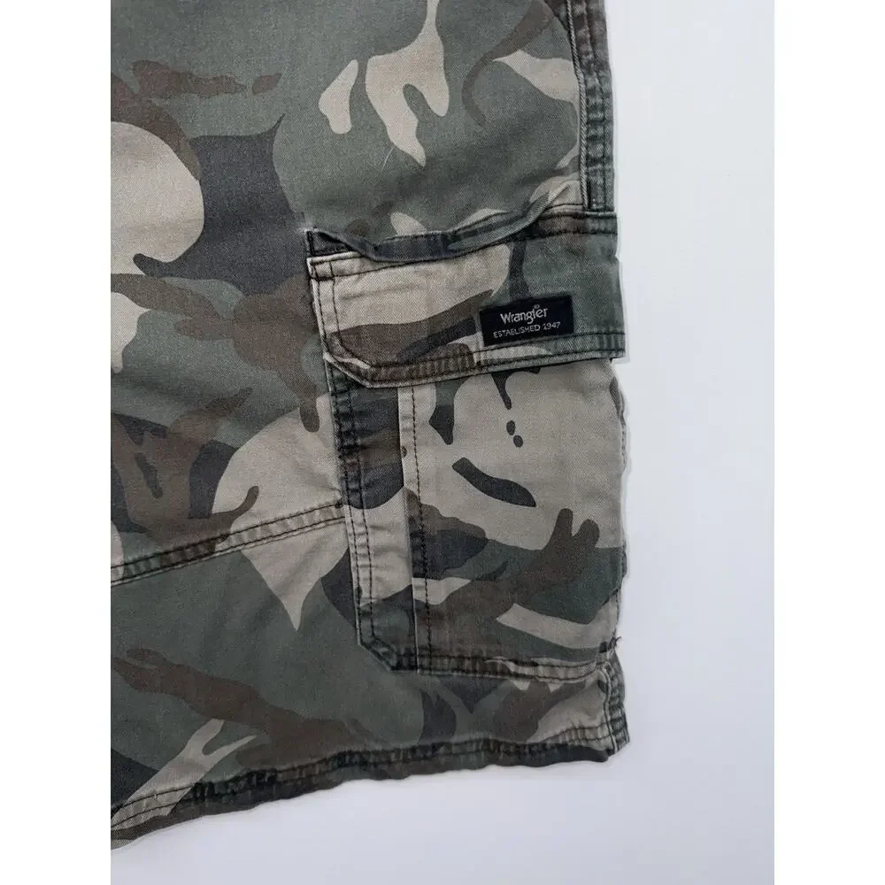 Wrangler Relaxed Fit Mens Camo 10